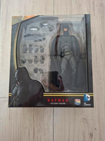 Batman Action Figure Mafex No.17  beschikbaar voor biedingen