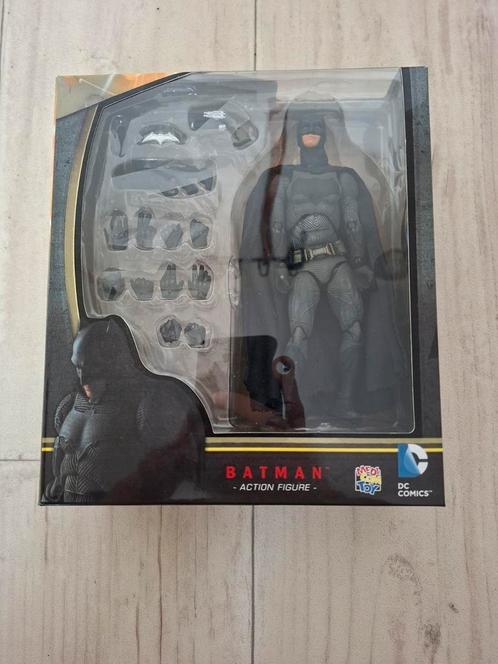 Batman Action Figure Mafex No.17, Verzamelen, Overige Verzamelen, Zo goed als nieuw, Ophalen of Verzenden