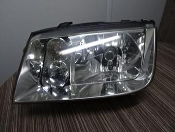 Koplamp VW Bora bj 2003 Links. beschikbaar voor biedingen