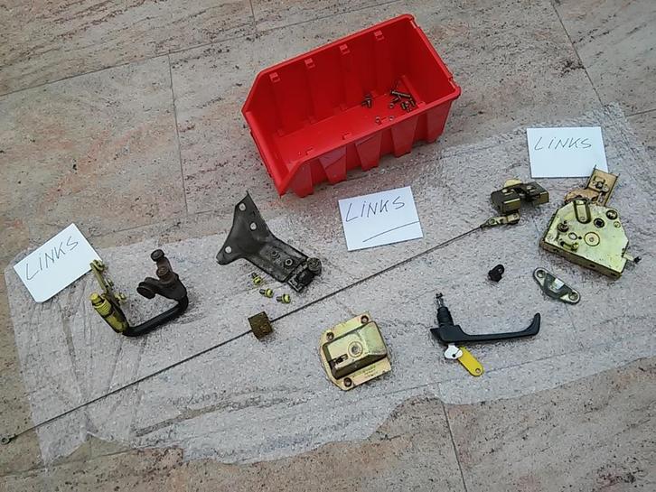 VW T3 Handgreep LINKERKANT met sleutel 252843653A, Caravans en Kamperen, Camper-accessoires, Ophalen of Verzenden