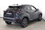 Toyota Yaris Cross 1.5 Hybrid 115 First Edition (bj 2025), Stof, Gebruikt, 1165 kg, Zwart