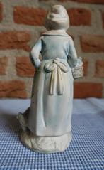 nostalgisch zacht blauw vintage beeldje van oma, Ophalen of Verzenden, Mens