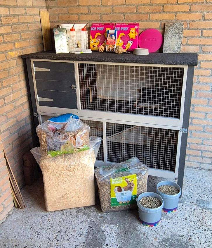 Konijnenhok met accessoires, Dieren en Toebehoren, Knaagdieren en Konijnen | Hokken en Kooien, Gebruikt, Hok, 90 cm of meer, Minder dan 75 cm