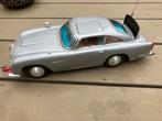 Aston martin james bond, Hobby en Vrije tijd, Modelauto's | 1:5 tot 1:12, Ophalen of Verzenden, Auto