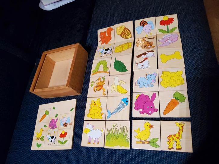 Houten puzzeltje/spelletje 'Wat eet het dier?' In doosje, Kinderen en Baby's, Speelgoed | Houten speelgoed, Gebruikt, Overige typen