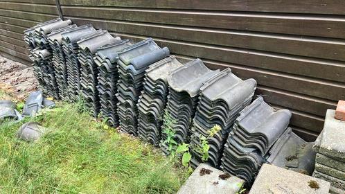 (Donker) grijze dakpannen, gebruikt, 200 stuks, Doe-het-zelf en Verbouw, Dakpannen en Dakbedekking, Gebruikt, Dakpannen, Steen of Klei