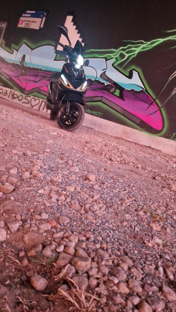 Piaggo zip 80cc 4t 2v, Fietsen en Brommers, Scooters | Piaggio, Zo goed als nieuw, Zip, Maximaal 45 km/u, Benzine, Ophalen