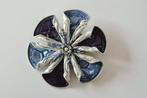 Handgemaakte broche van blikjes ø8 cm, Overige materialen, Blauw, Ophalen of Verzenden, Zo goed als nieuw