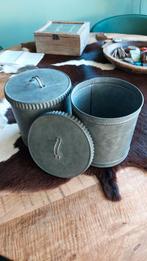 2 Stoere Bussen met Deksel, Huis en Inrichting, Woonaccessoires | Kisten, Ophalen, Minder dan 50 cm, Gebruikt, Metaal