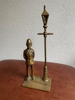 Beeldje van messing van Engelse Bobby, zwaar, Ophalen of Verzenden, Koper