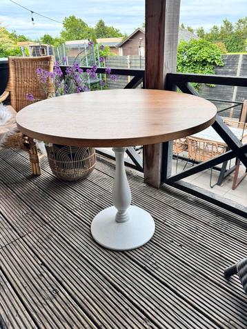 Leuk ibiza style tafeltje. Snelle verkoop beschikbaar voor biedingen