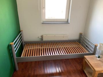 Bedframe 90x210/220 beschikbaar voor biedingen