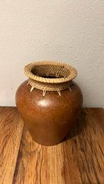 Aparte vaas, Overige kleuren, Aardewerk of Porselein, Ophalen of Verzenden, Zo goed als nieuw