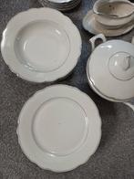 Antiek servies Wit /Grijs met zilverenrand., Antiek en Kunst, Antiek | Servies compleet, Ophalen