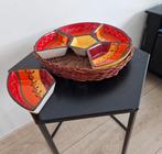 Mooie Spaanse tapas schalen in mandje - Nieuw! Oranje Rood, Huis en Inrichting, Keuken | Servies, Ophalen of Verzenden, Nieuw