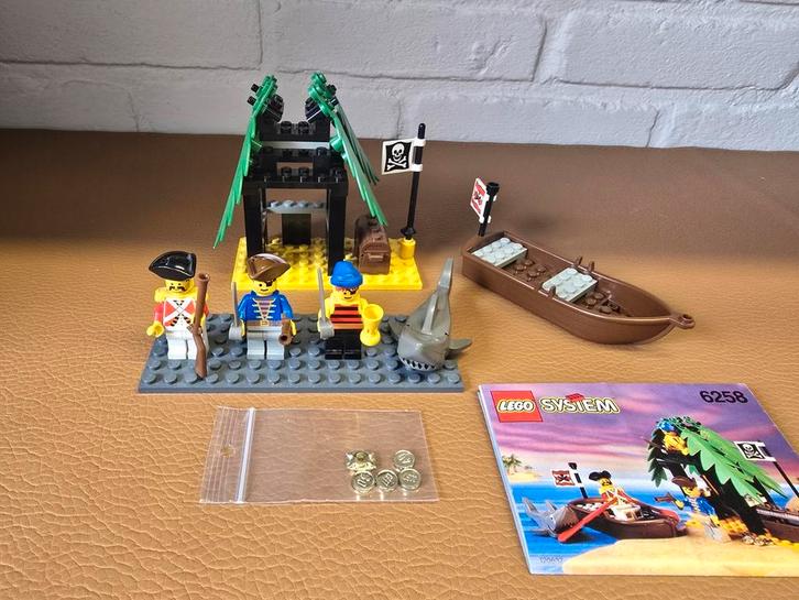 Lego 6258 Smuggler's Shanty, Kinderen en Baby's, Speelgoed | Duplo en Lego, Gebruikt, Ophalen of Verzenden