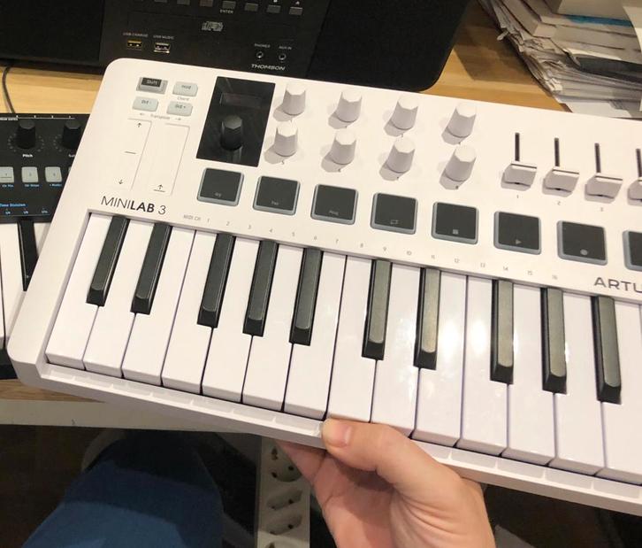 Arturia Minilab mk3 - Zo goed als nieuw!, Muziek en Instrumenten, Midi-apparatuur, Zo goed als nieuw, Ophalen of Verzenden