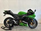 Kawasaki ZX6R 636 in Nieuwstaat met  21.607km en Akrapovic, Motoren, 636 cc, 4 cilinders, Motorrijbewijs A, Bedrijf