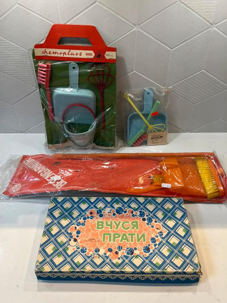 Vintage kinderschoonmaak speelgoed Chemoplast + set jaren 70, Antiek en Kunst, Antiek | Speelgoed, Verzenden