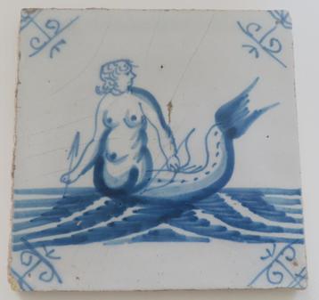 Uit inboedel: Antieke tegel blauw/wit Mermaid (zeemeermin)