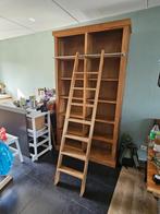 Mooie kast met trapje, Ophalen, 100 tot 150 cm, 200 cm of meer, Zo goed als nieuw