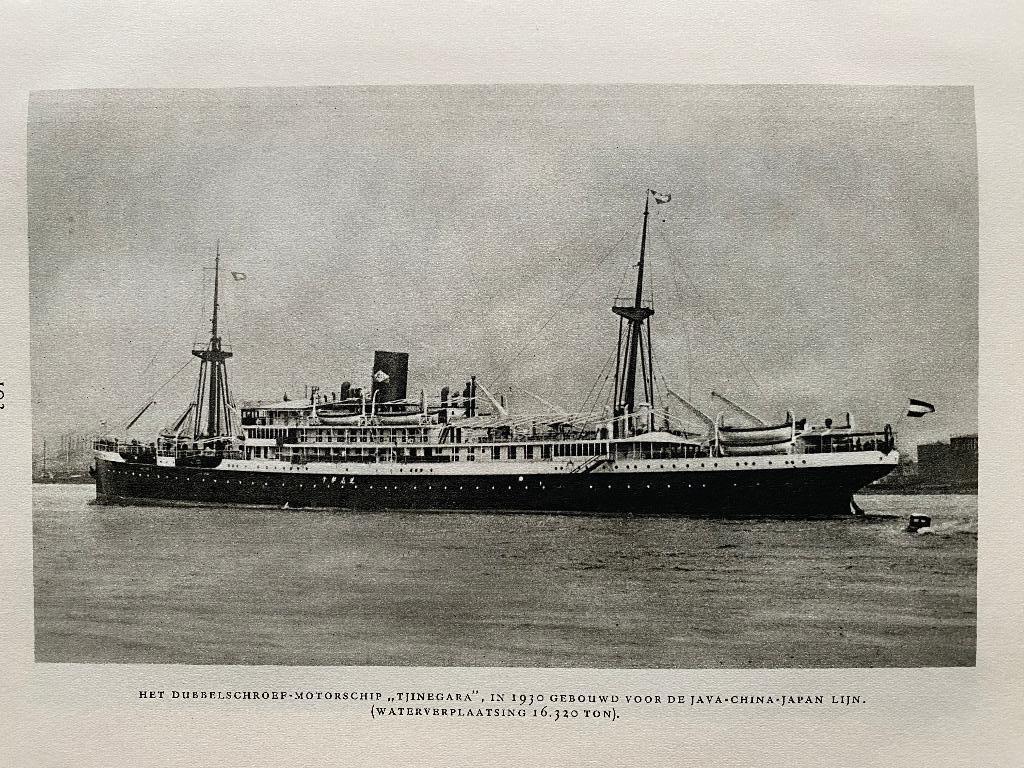 Scheepvaart , boek 40 jaar NSM werf Amsterdam , KPM, SMN, Verzamelen, Scheepvaart, Ophalen of Verzenden, Gebruikt, Motorboot, Boek of Tijdschrift