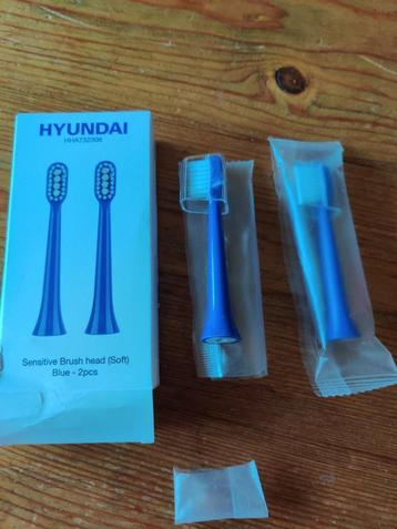 2 nieuwe blauwe opzettandenborstels Hyundai beschikbaar voor biedingen
