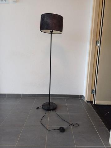Staande lamp  beschikbaar voor biedingen