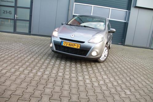 Renault Clio 1.2 16V 55KW 3-DRS 2010 Grijs, Auto's, Renault, Particulier, Clio, Airbags, Boordcomputer, Centrale vergrendeling