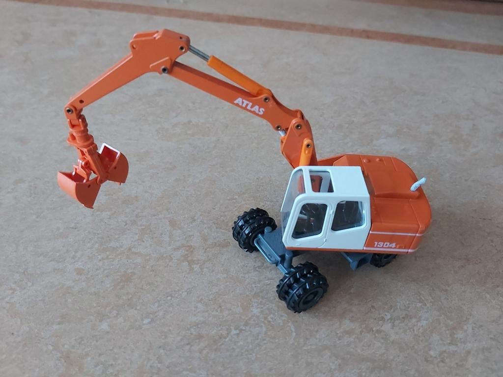 Atlas 1304 hydraulische mobiele bandenkraan van Conrad 1/50, Hobby en Vrije tijd, Modelauto's | 1:50, Nieuw, Hijskraan, Tractor of Landbouw