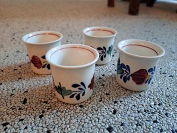 4 Boerenbont Eierdopjes beschikbaar voor biedingen