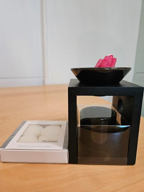 Wax Melter Set met Kaars en Wax Melts, Huis en Inrichting, Woonaccessoires | Kandelaars en Kaarsen, Nieuw, Kandelaar, Minder dan 25 cm