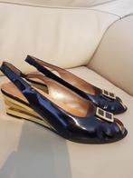 Te koop prachtige lak lederen schoenen chique gouden hakken!, Zwart, Ophalen of Verzenden, Zo goed als nieuw, Fausta di Moda