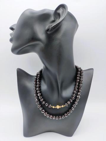 Granaten ketting met gouden bolslot, 72 cm beschikbaar voor biedingen