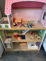 Houte poppenhuisje met lift, Ophalen, Zo goed als nieuw, Poppenhuis