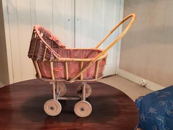 Rotan poppenwagen vintage, opknapper  beschikbaar voor biedingen