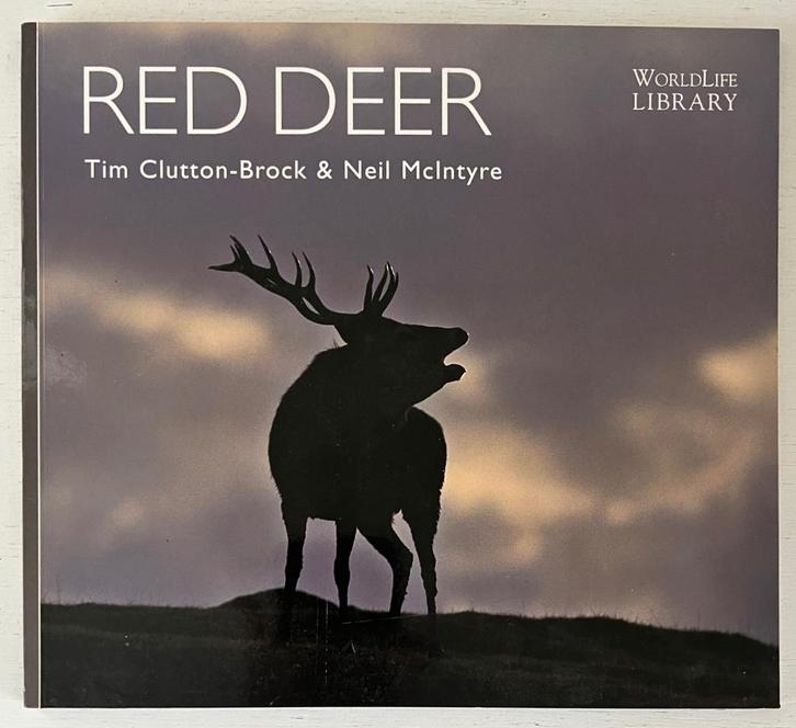 Red Deer - Tim Clutton-Brock & Neil McIntyre, Boeken, Natuur, Zo goed als nieuw, Overige onderwerpen, Ophalen of Verzenden