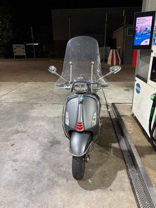 Vespa sprint s E5 2022 12K km, Fietsen en Brommers, Scooters | Vespa, Zo goed als nieuw, Ophalen