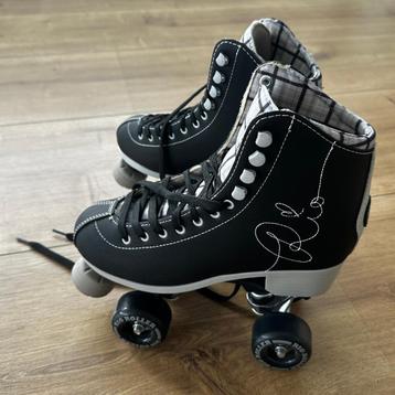 Rio Roller Signature Rollerblades + Accessories beschikbaar voor biedingen