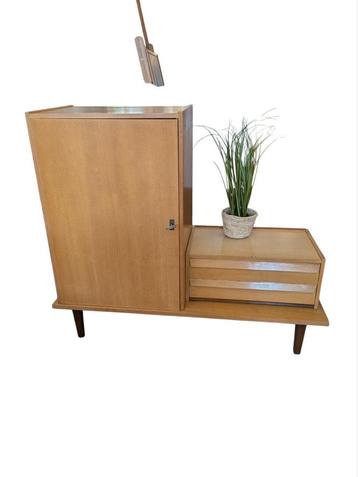 Vintage kastje dressoir  beschikbaar voor biedingen