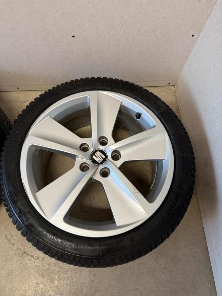 Seat Leon FR 17 inch velgen met winterbanden, Auto-onderdelen, Banden en Velgen, Banden en Velgen, Winterbanden, 17 inch, 225 mm