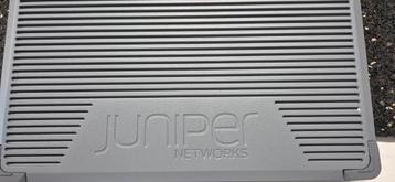Juniper srx 300 firewall beschikbaar voor biedingen