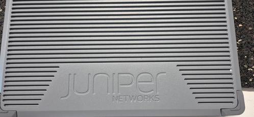 Juniper srx 300 firewall, Computers en Software, Netwerk switches, Zo goed als nieuw, Ophalen