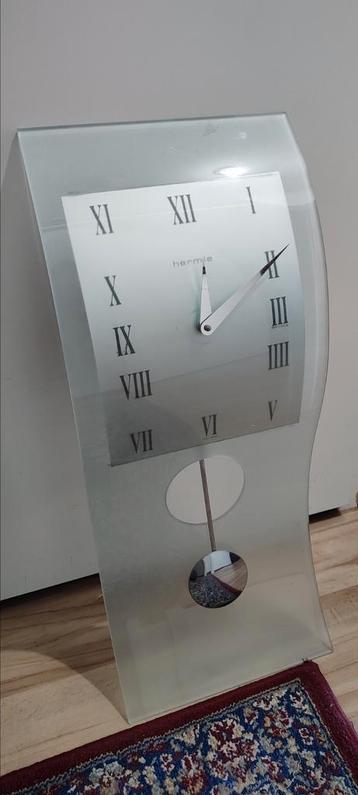 Wandklok Hermle beschikbaar voor biedingen