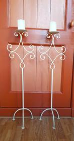 Twee vintage romantische metalen  kaarsenstandaards, Ophalen