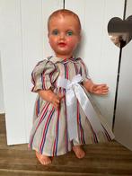 Vintage schildpadpop in originele jurk 45cm, Verzamelen, Poppen, Ophalen of Verzenden, Gebruikt, Babypop