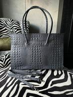 Grijze handtas krokodillen motief, Sieraden, Tassen en Uiterlijk, Tassen | Damestassen, Ophalen of Verzenden, Zo goed als nieuw