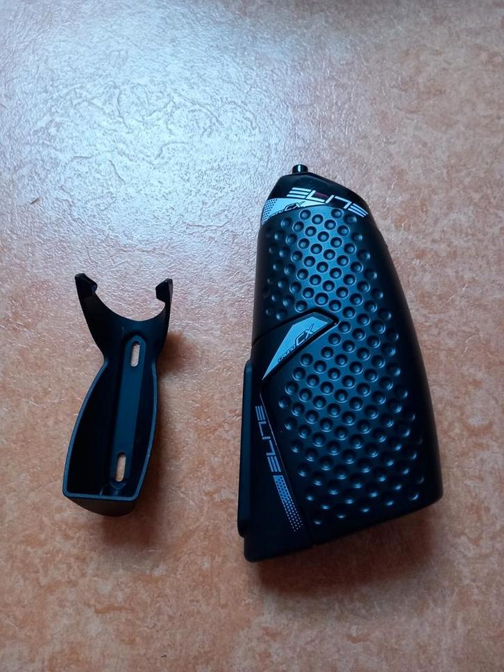 Nieuwe Elite aero chrono cx bidon met houder, Fietsen en Brommers, Fietsaccessoires | Fietskleding, Nieuw, Bovenkleding, Ophalen of Verzenden