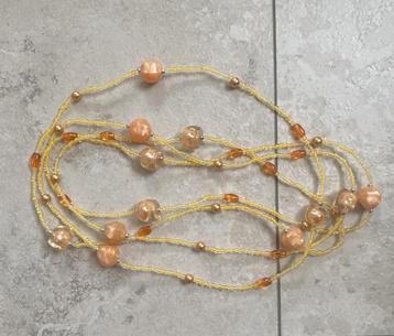vintage lange ketting 180 cm. lichtgele kleine glaskraaltjes beschikbaar voor biedingen