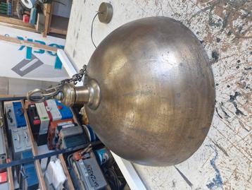 Schitterende messing hanglamp beschikbaar voor biedingen
